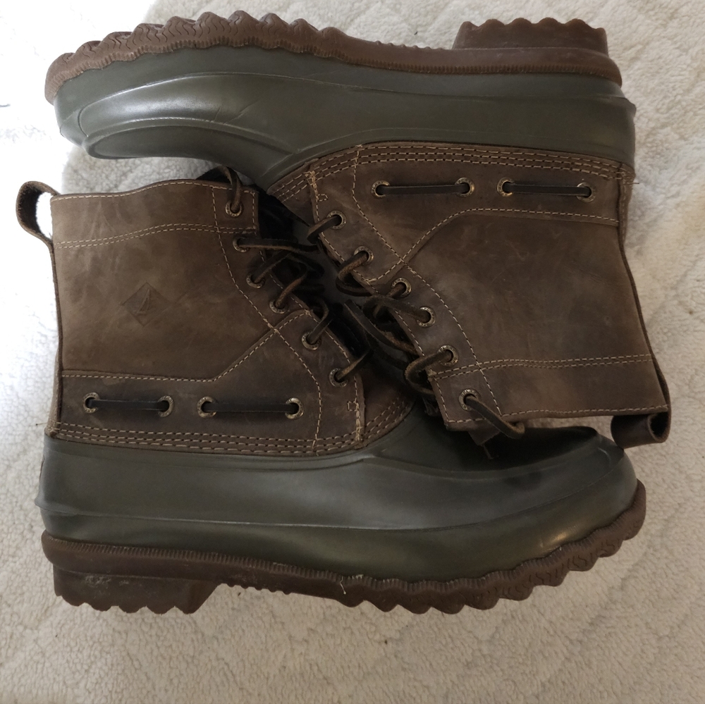 Pre-owned.Look at pictures before purchasing.Great condition.Make me a offer.